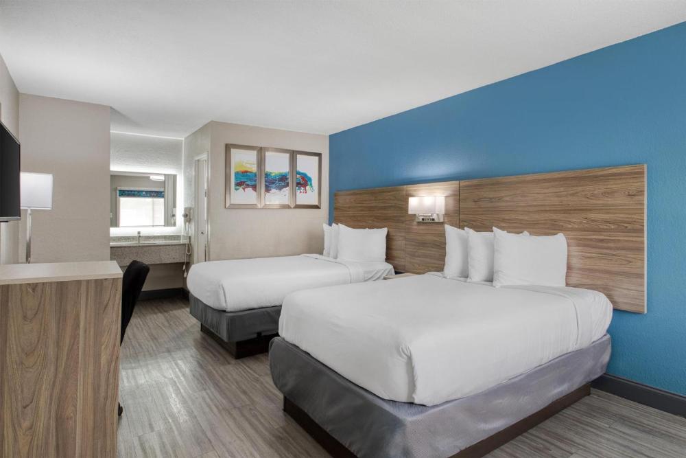 Double Room with Two Double Beds - Non-Smoking interior